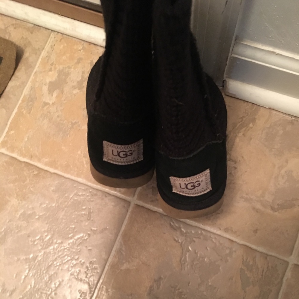 Black ugg boots